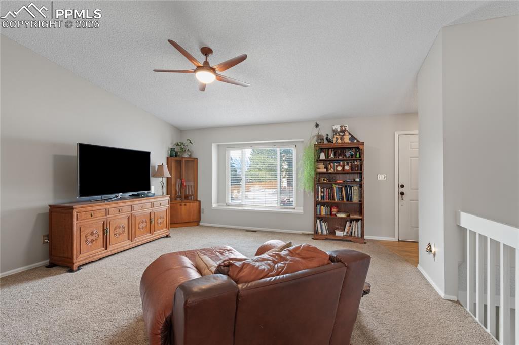 Image 4 of 27: Living Room