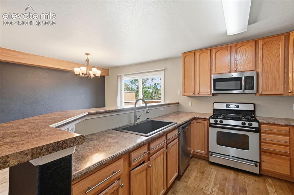 Image 7 of 48: Ample Counter space