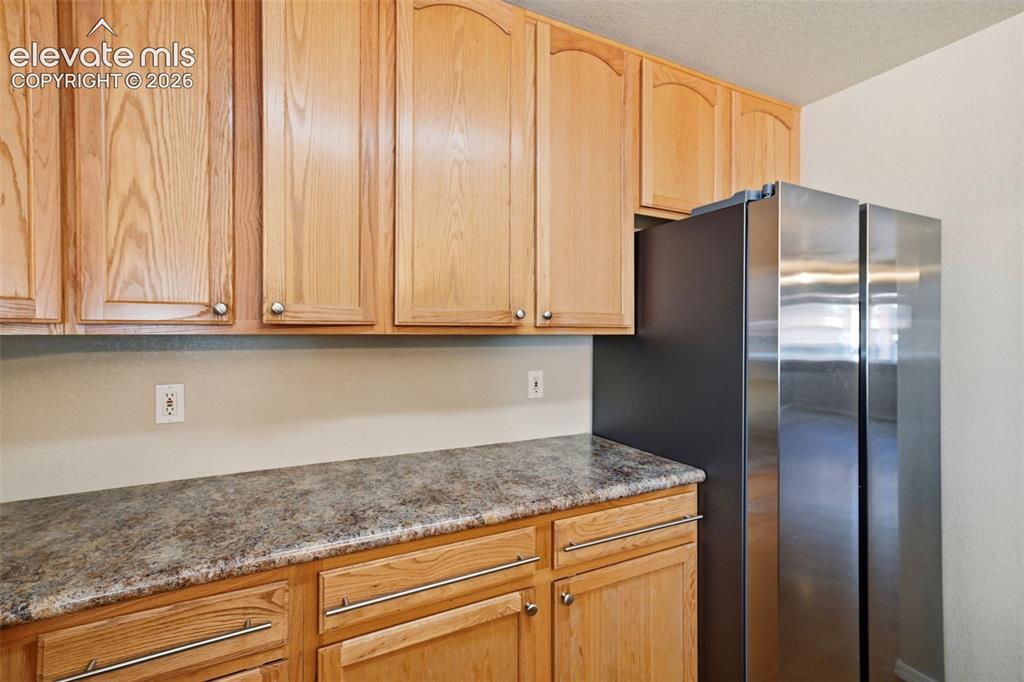 Image 9 of 48: Lots of Cabinets