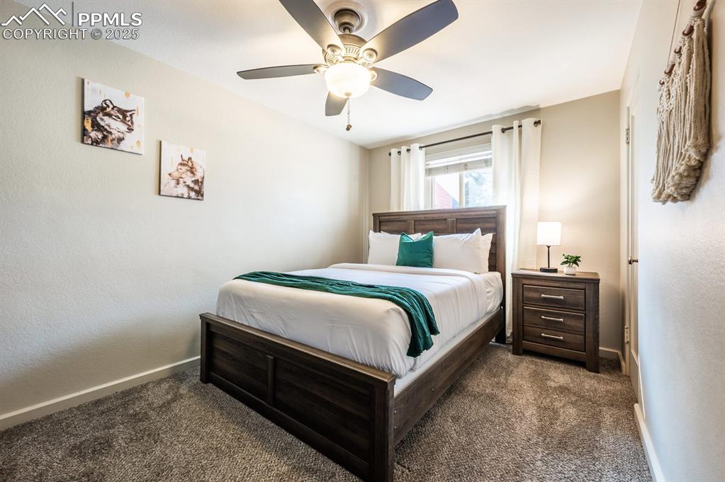 Image 10 of 27: Bedroom