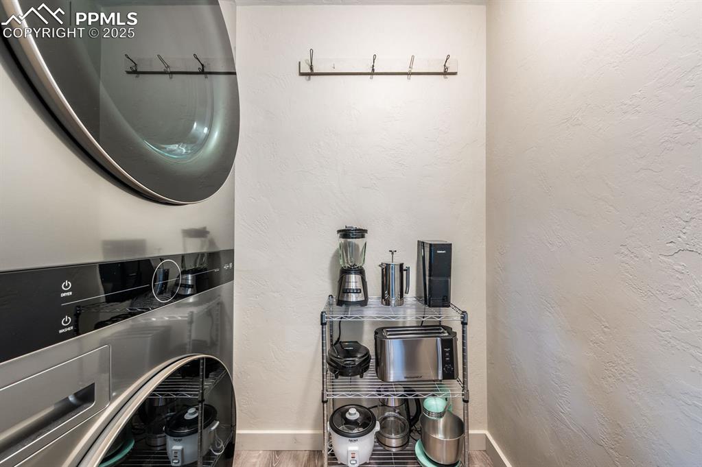 Image 16 of 27: Laundry