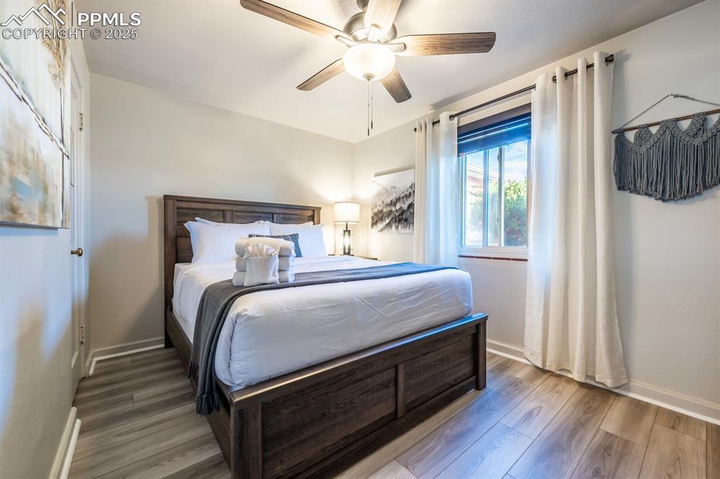 Image 5 of 27: Bedroom