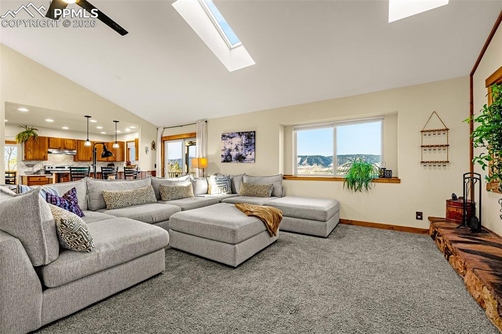 Image 14 of 40: Family Room