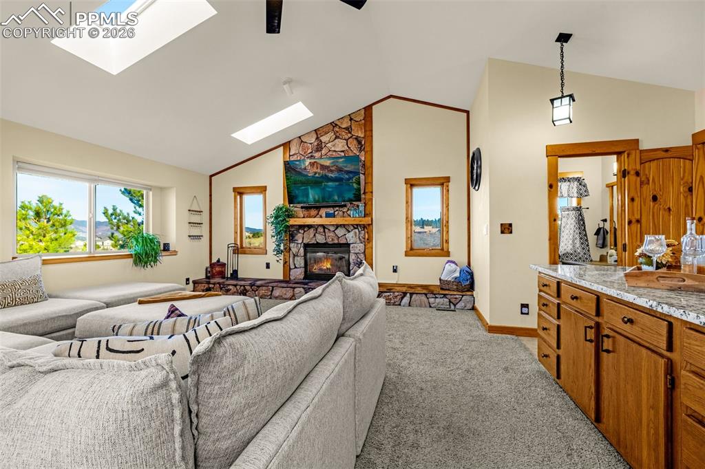 Image 19 of 40: Living Room