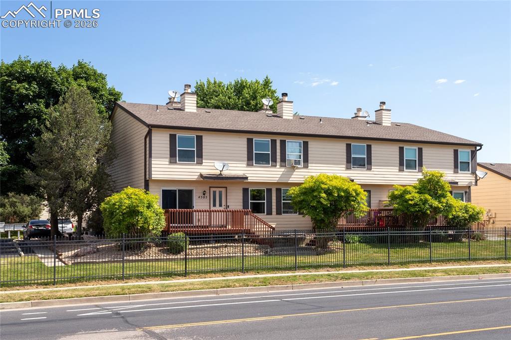 Image 2 of 32: Front of Structure