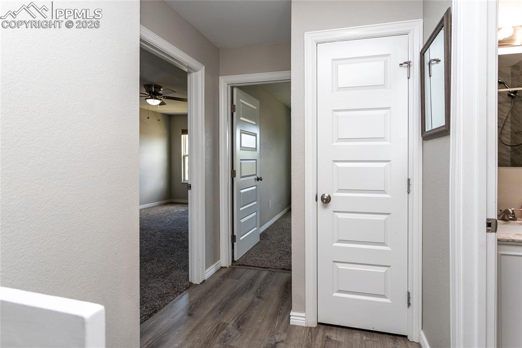 Image 24 of 32: Upper hallway