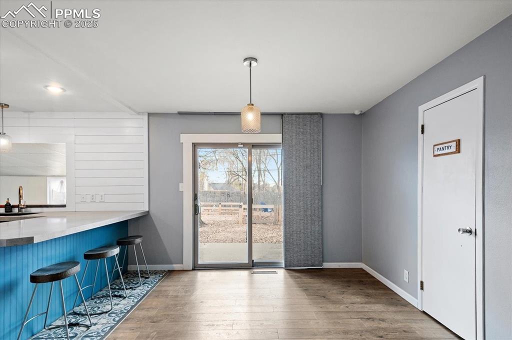 Image 13 of 32: Dining Area