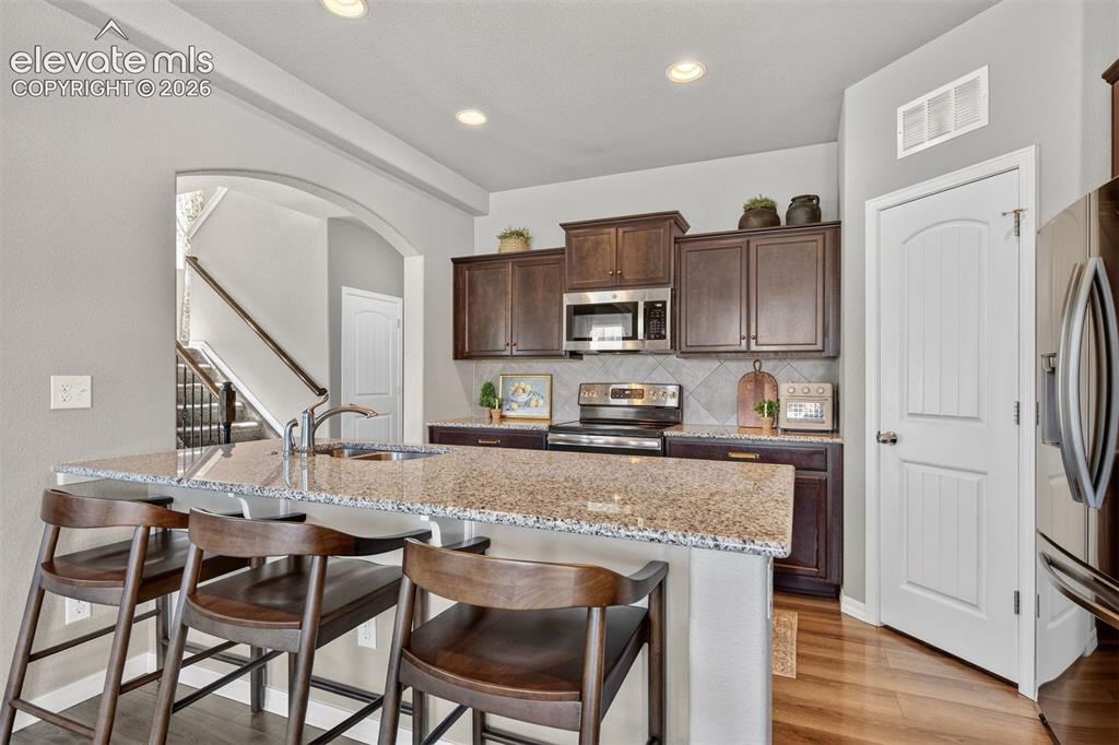 Image 4 of 30: Kitchen