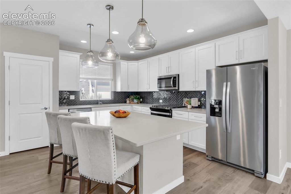 Image 16 of 49: Kitchen
