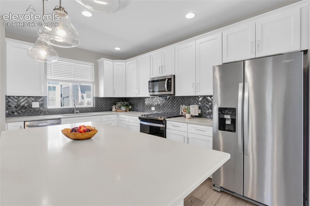 Image 18 of 49: Kitchen