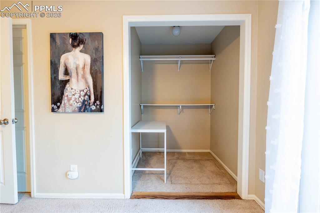 Image 20 of 24: Closet