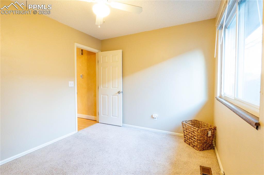 Image 33 of 36: Bedroom