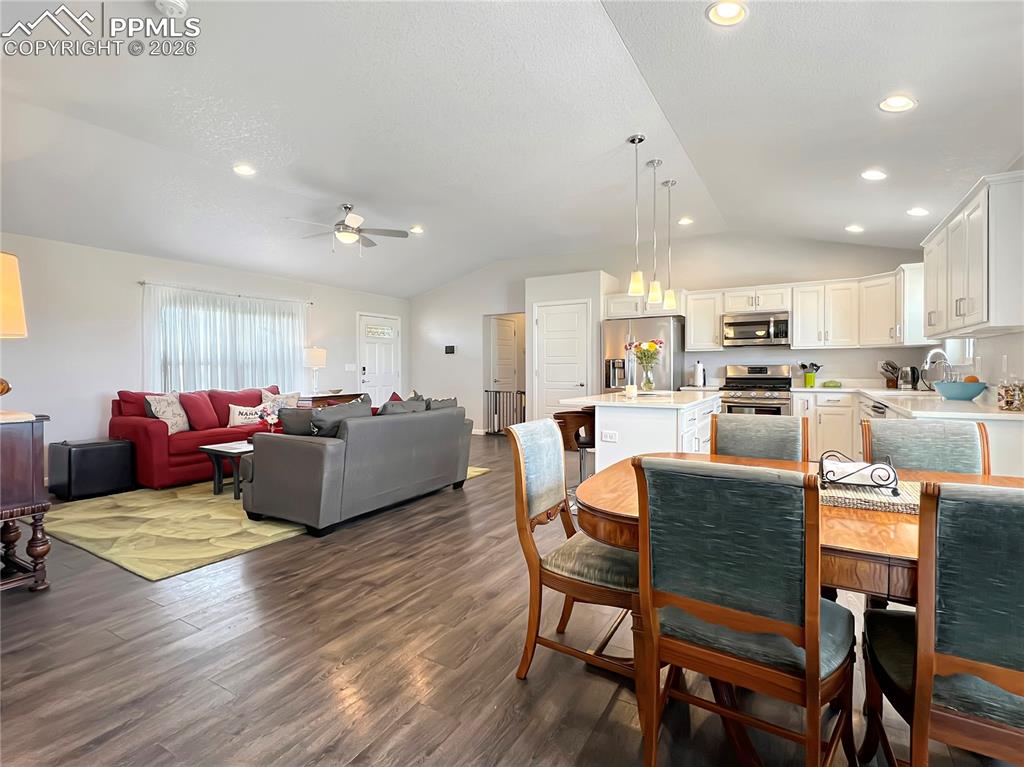 Image 13 of 41: Dining Area