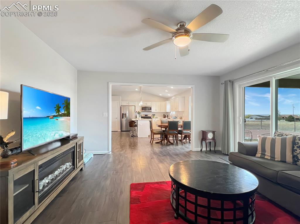 Image 16 of 41: Living Room