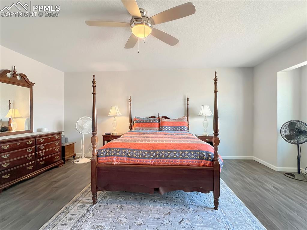 Image 18 of 41: Bedroom