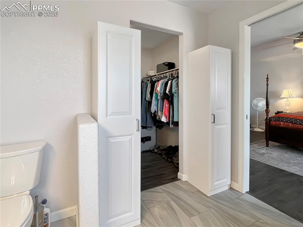 Image 22 of 41: Bathroom