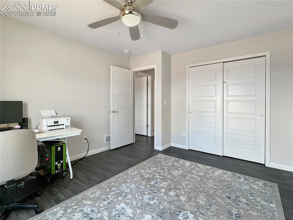 Image 29 of 41: Office