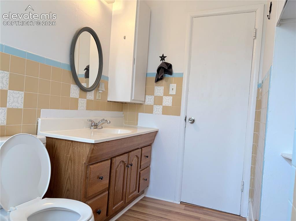 Image 11 of 17: Bathroom