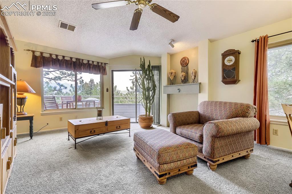 Image 2 of 11: Living Room