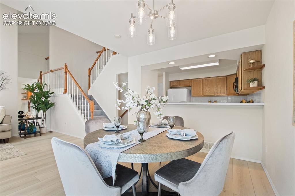 Image 8 of 40: Dining Area