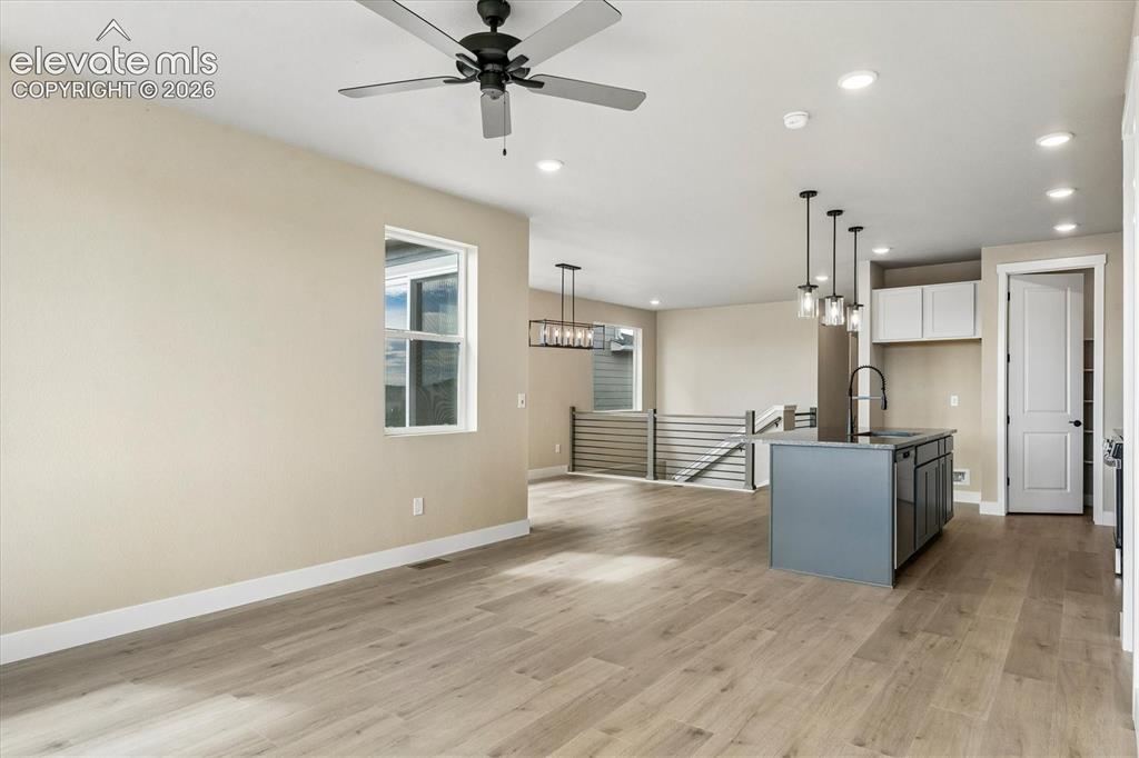 Image 11 of 23: Kitchen