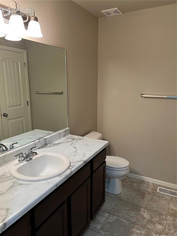 Image 11 of 27: Bathroom