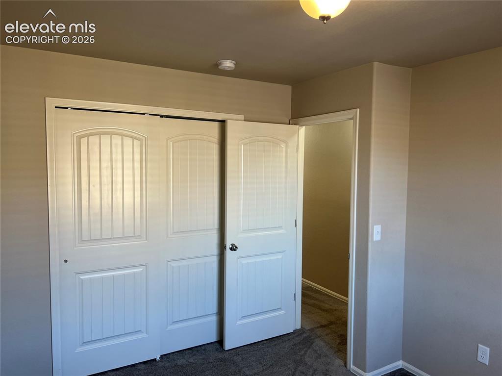 Image 17 of 27: Bedroom