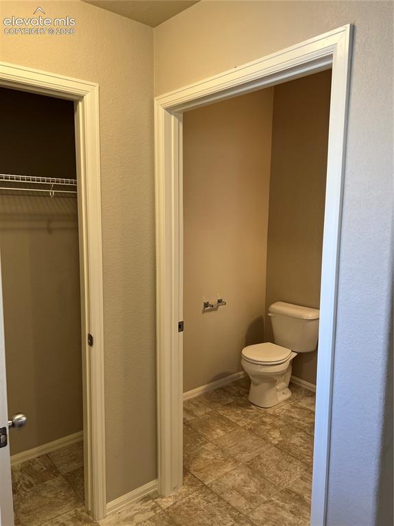 Image 2 of 27: Bathroom