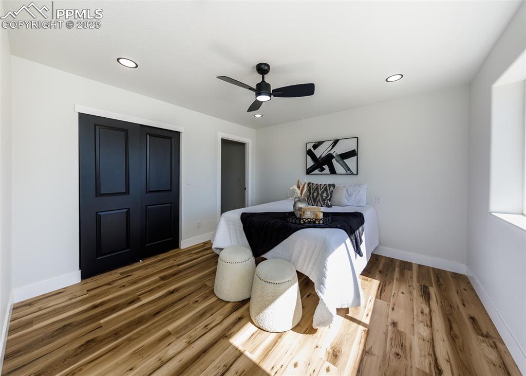 Image 15 of 35: Bedroom