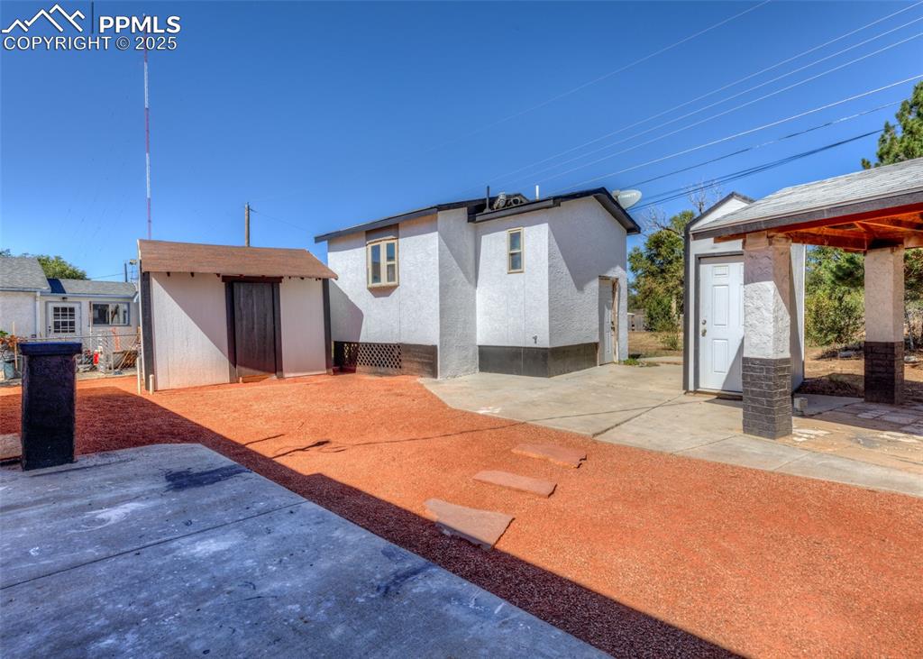 Image 28 of 35: Back of Structure