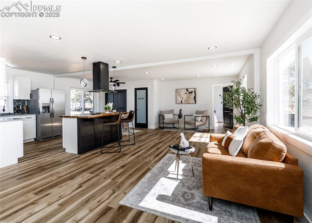 Image 4 of 35: Living Room