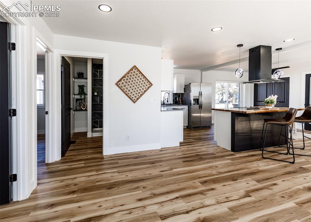 Image 5 of 35: Kitchen