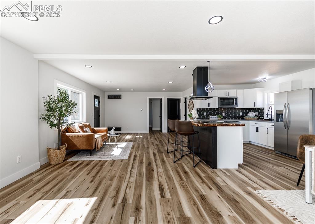 Image 8 of 35: Kitchen