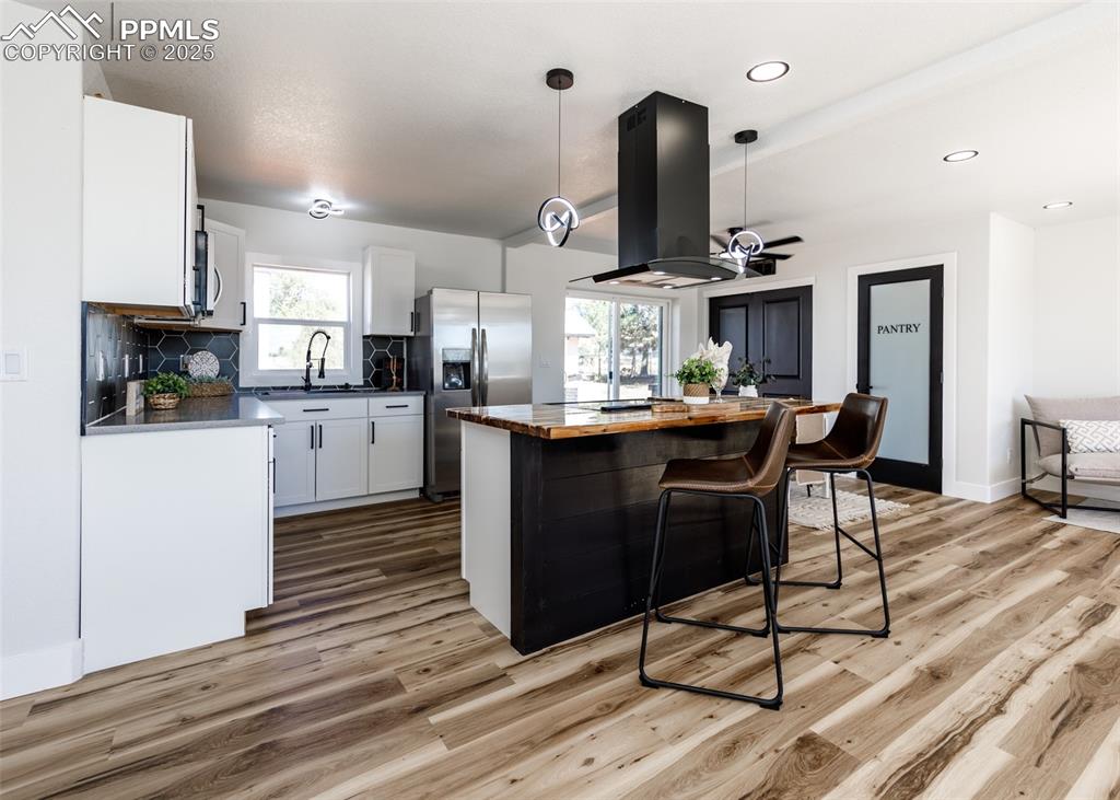 Image 9 of 35: Kitchen