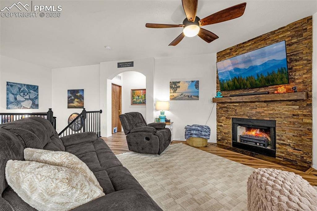 Image 11 of 44: Living Room