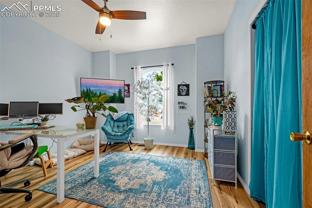 Image 20 of 44: Bedroom