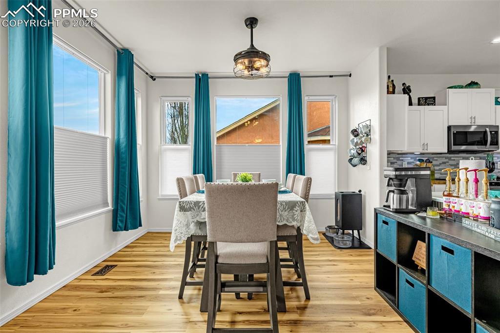 Image 8 of 44: Dining Area