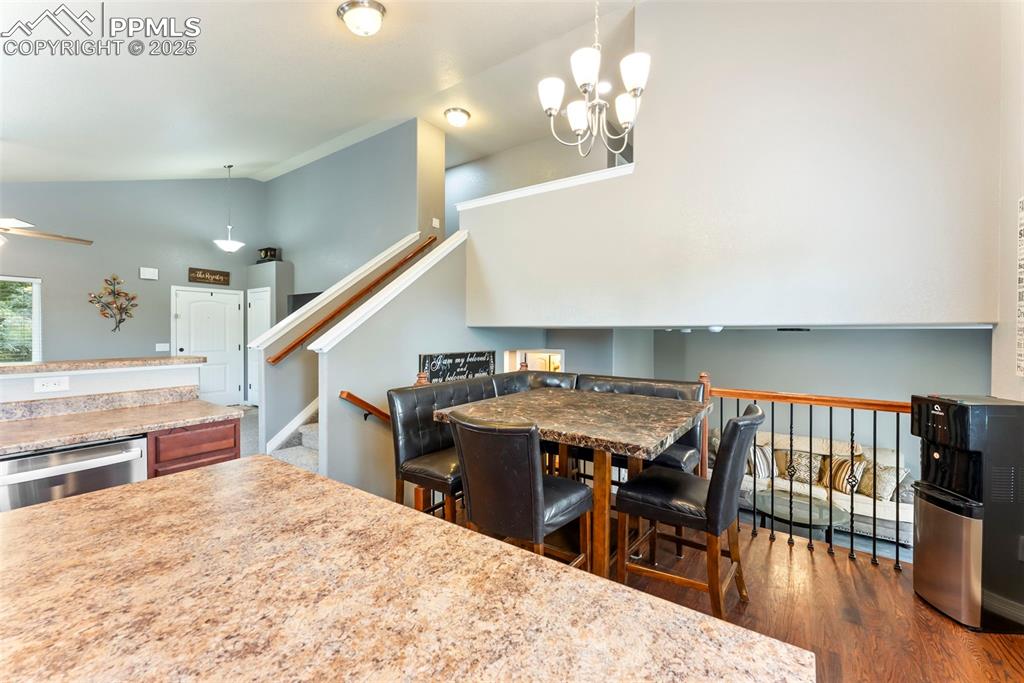 Image 12 of 46: Dining Area