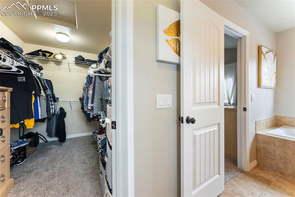 Image 22 of 46: Closet