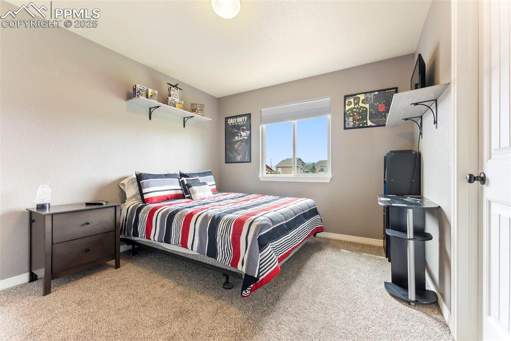 Image 23 of 46: Bedroom