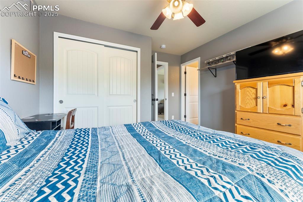 Image 27 of 46: Bedroom