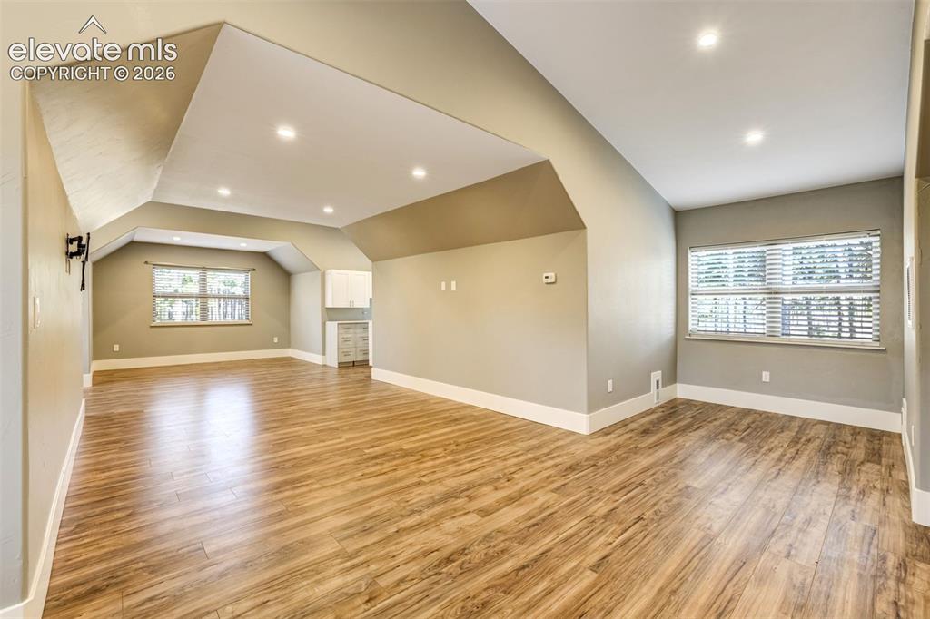 Image 47 of 50: Bonus Room