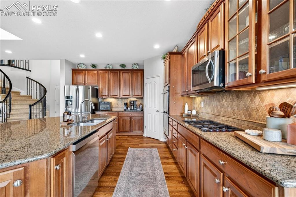 Image 12 of 50: Kitchen