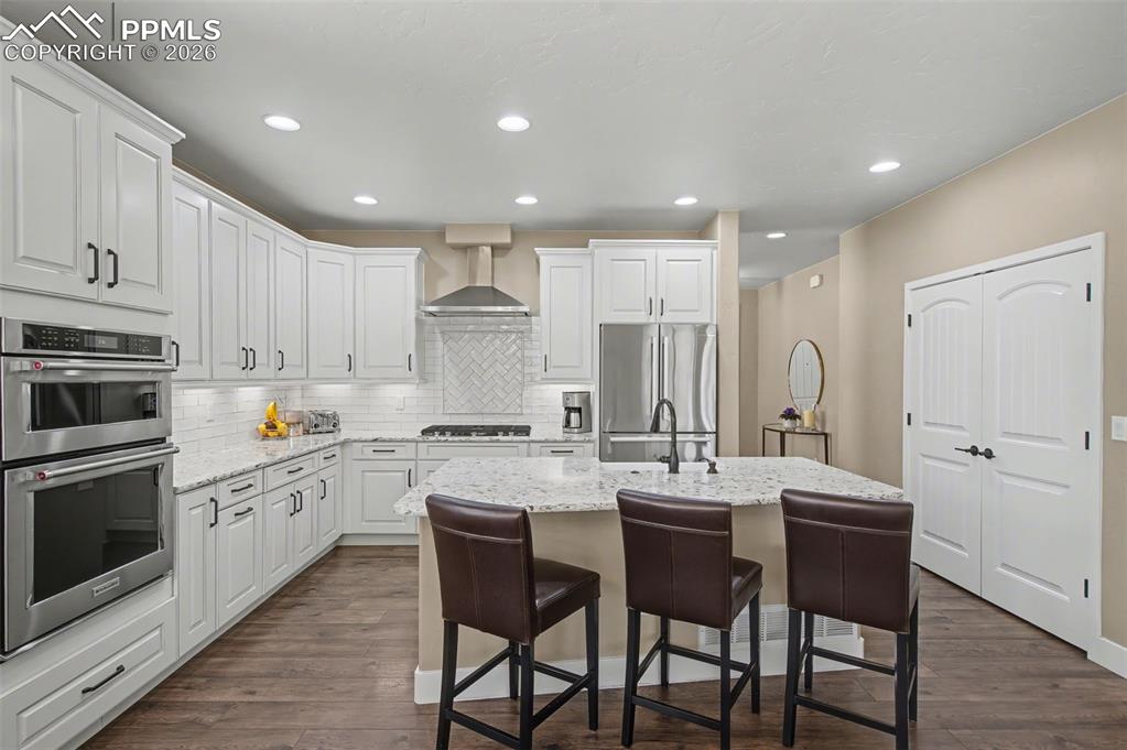 Image 17 of 44: Kitchen
