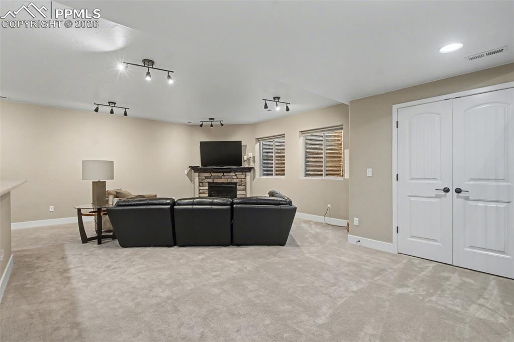 Image 31 of 44: Family Room