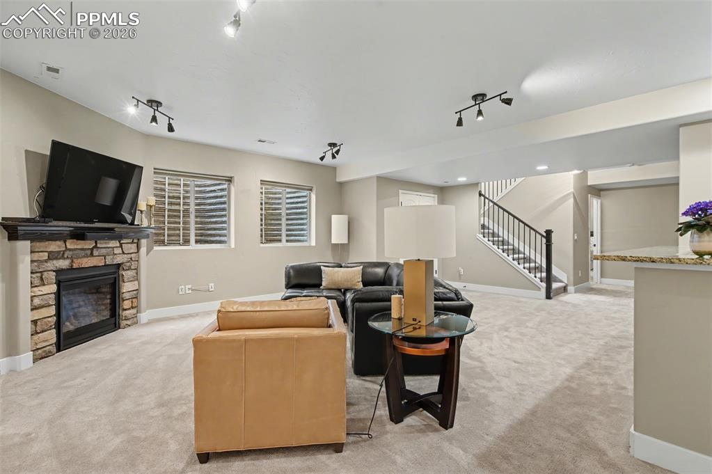 Image 33 of 44: Family Room