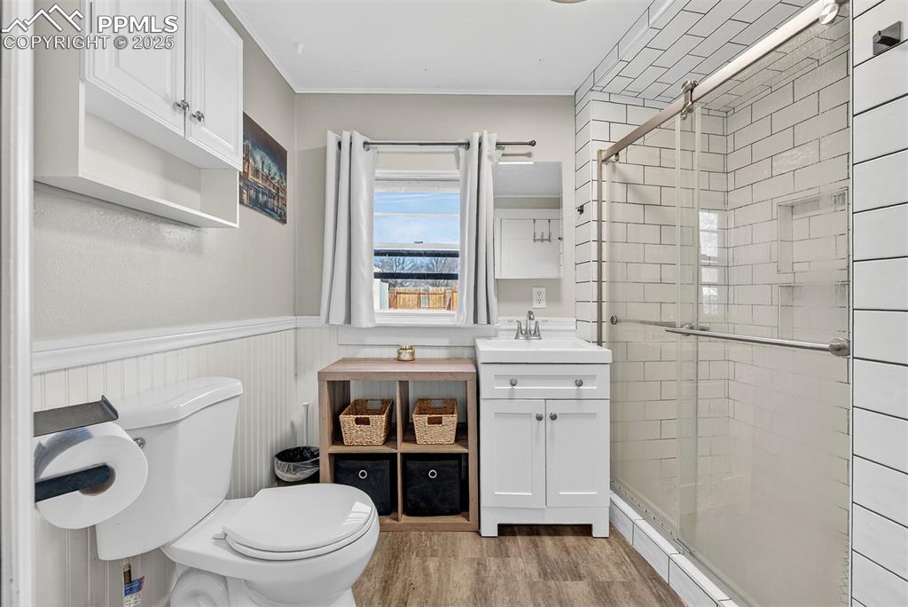 Image 13 of 26: Bathroom