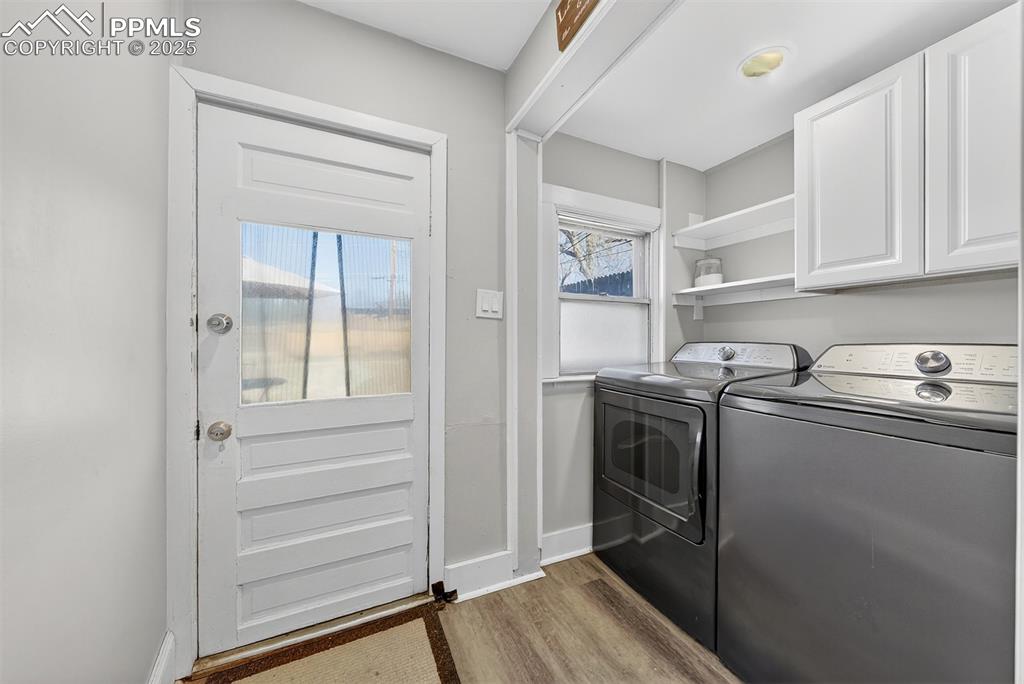 Image 21 of 26: Laundry