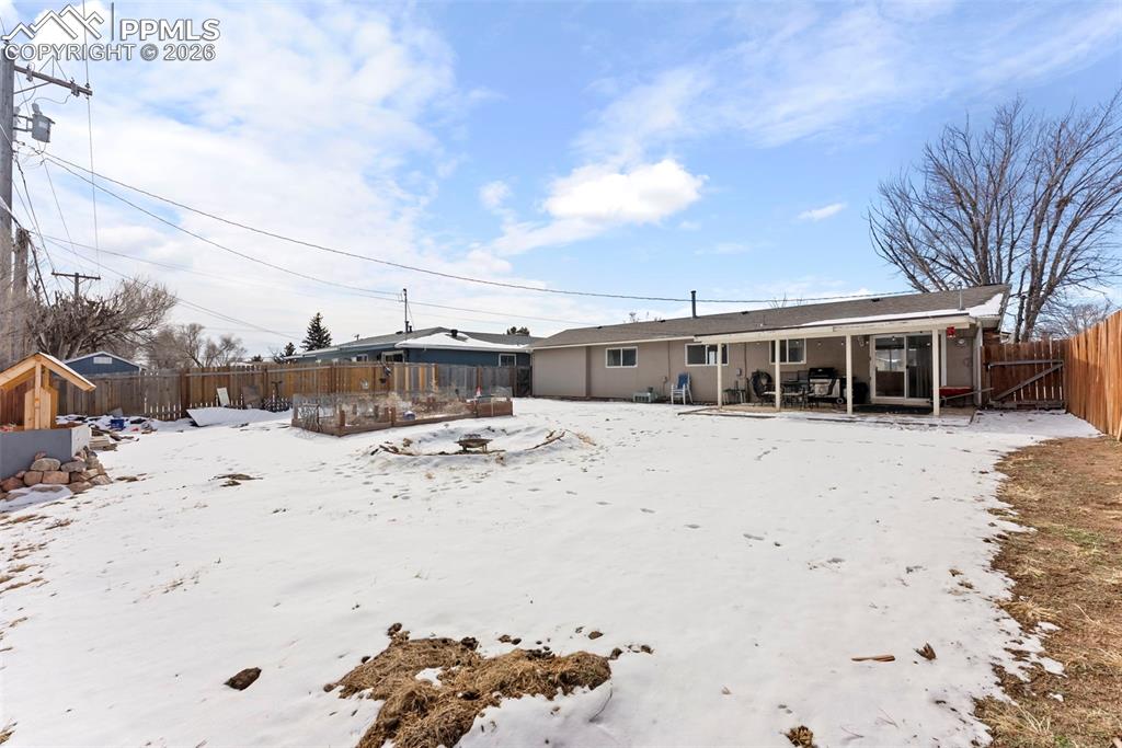 Image 22 of 27: Back of Structure