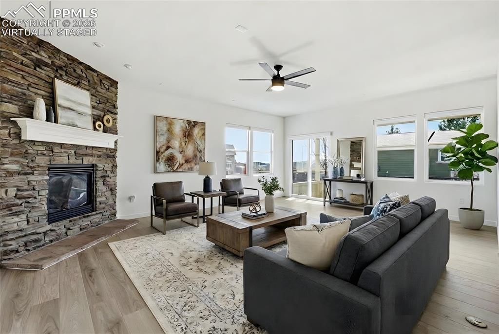 Image 16 of 50: Photo virtually staged